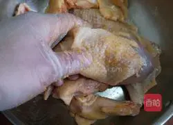 Illustration of how to make salt-baked chicken wings 4