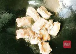 Illustration of braised pork ribs with small potatoes 3