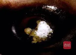 Illustration of how to cook pork with tiger skin eggs 12