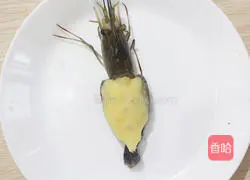 Newbies can also become masters in seconds, with a zero-failure recipe for cheese-baked shrimp 5