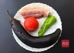 Illustration of how to make double-eggplant roasted pork 1