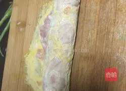 Illustration of how to make egg roll meat 9