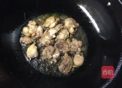 Illustration of how to make braised chicken 3