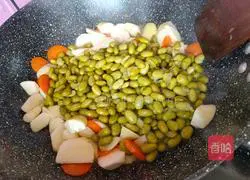 Illustration of how to make fried shredded pork with wild rice beans and edamame 7