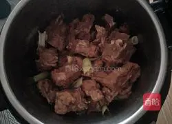 Illustration of how to make soy sauce bones 6