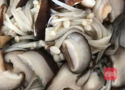 Illustration of how to make Henan braised cakes (boiled buns) 4