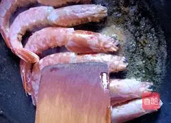 Illustration of braised prawns 5