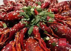 Illustration of braised prawns (crayfish) in oil 9