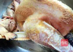 Illustration of how to make salt-baked chicken 3