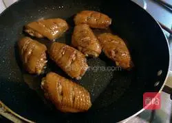 Illustration of how to make garlic chicken wings 5
