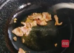 Illustration of how to make stir-fried meat with ham, garlic sprouts 3