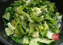 Illustration of how to make scrambled eggs with lettuce 4