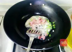 Illustration of how to cook potatoes and fried beans 3