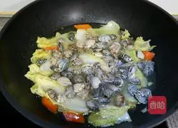 Illustration of how to make clams and baby vegetables in soup 8
