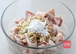 Illustration of how to make steamed chicken wings with black bean sauce 3