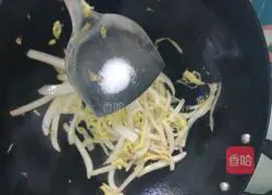 Illustration of how to make stir-fried baby vegetables 7