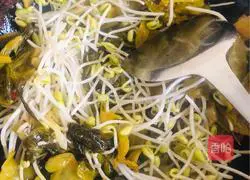 Illustration of how to make sauerkraut fish 5