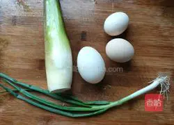 Illustration of how to make stir-fried wild rice eggs 1