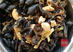 Illustration of how to make fried chicken breast with fungus 8