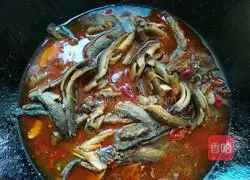 Illustration of how to make spicy loach 9