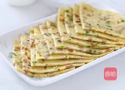 Illustration of how to make scallion bacon egg pancake 9