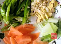 Illustration of making spicy and sour pig heart 3