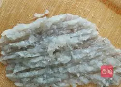 Illustration of how to make shrimp balls 4