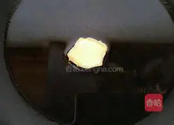 Illustration of how to make Wuxi meat-stuffed gluten 7