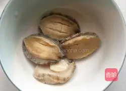 Illustration of how to make abalone in oyster sauce 2
