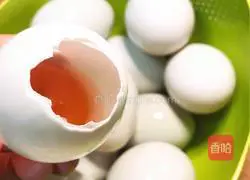 Illustration of how to make glutinous rice eggs 6