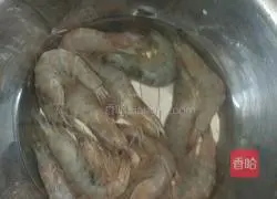 Illustration of how to make garlic vermicelli shrimp 1