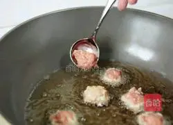 Illustration of how to make three fresh bamboo shoots and fried crispy meatballs 7