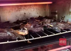 Illustration of how to make air-dried beef jerky 7