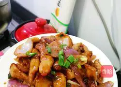 Illustration of how to make fried pork strips with onions 6