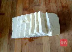 Illustration of how to make cumin dried tofu 1