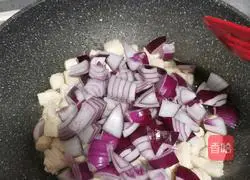 Illustration of how to make curry chicken rice 6