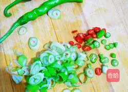 Illustration of how to make flower nail powder 2