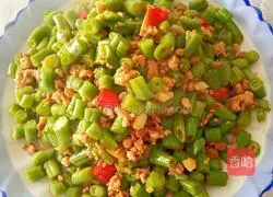 Illustration of how to make roasted pork and diced beans 7