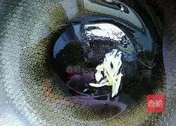 Illustration of how to make braised pork with yuba 4