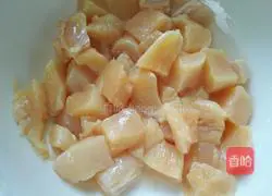 Illustration of how to make fried chicken with garlic sprouts 4