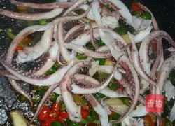 Illustration of how to cook squid tentacles in sauce 4