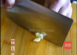 Illustration of how to make lamb rolls with green onions 2