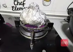 Illustration of how to make tinfoil rice noodles 9