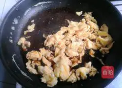 Illustration of how to make sweet and sour eggs 4