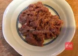 Illustration of how to make mushroom meat slices 3