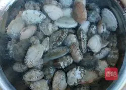 Stir-fried spicy Illustration of how to make Huaha 1