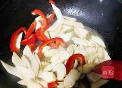 Illustration of how to make fried pork slices with king oyster mushroom 23