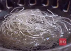 Illustration of how to make curry beef vermicelli 5