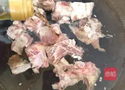 Illustration of how to make ribs and potatoes stewed 1