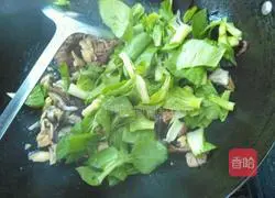 Illustration of how to make fried Xinghua rice noodles 11